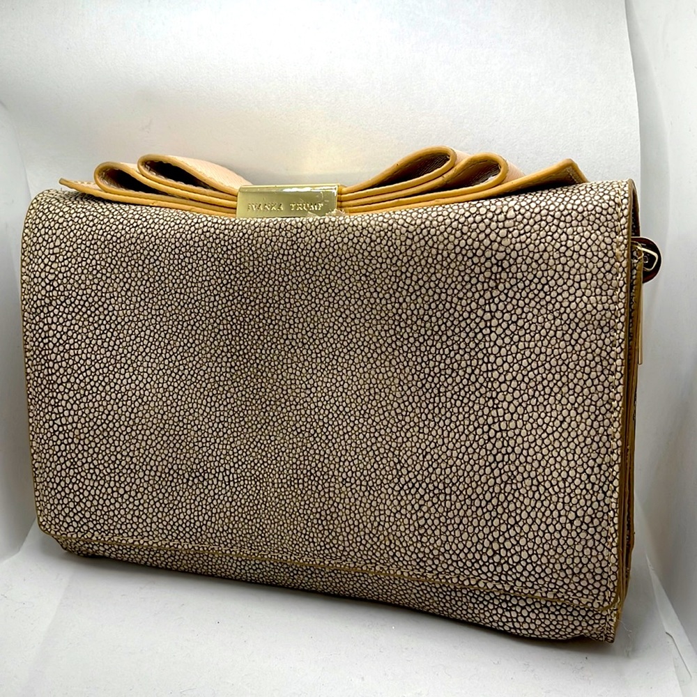 Handbag nude color